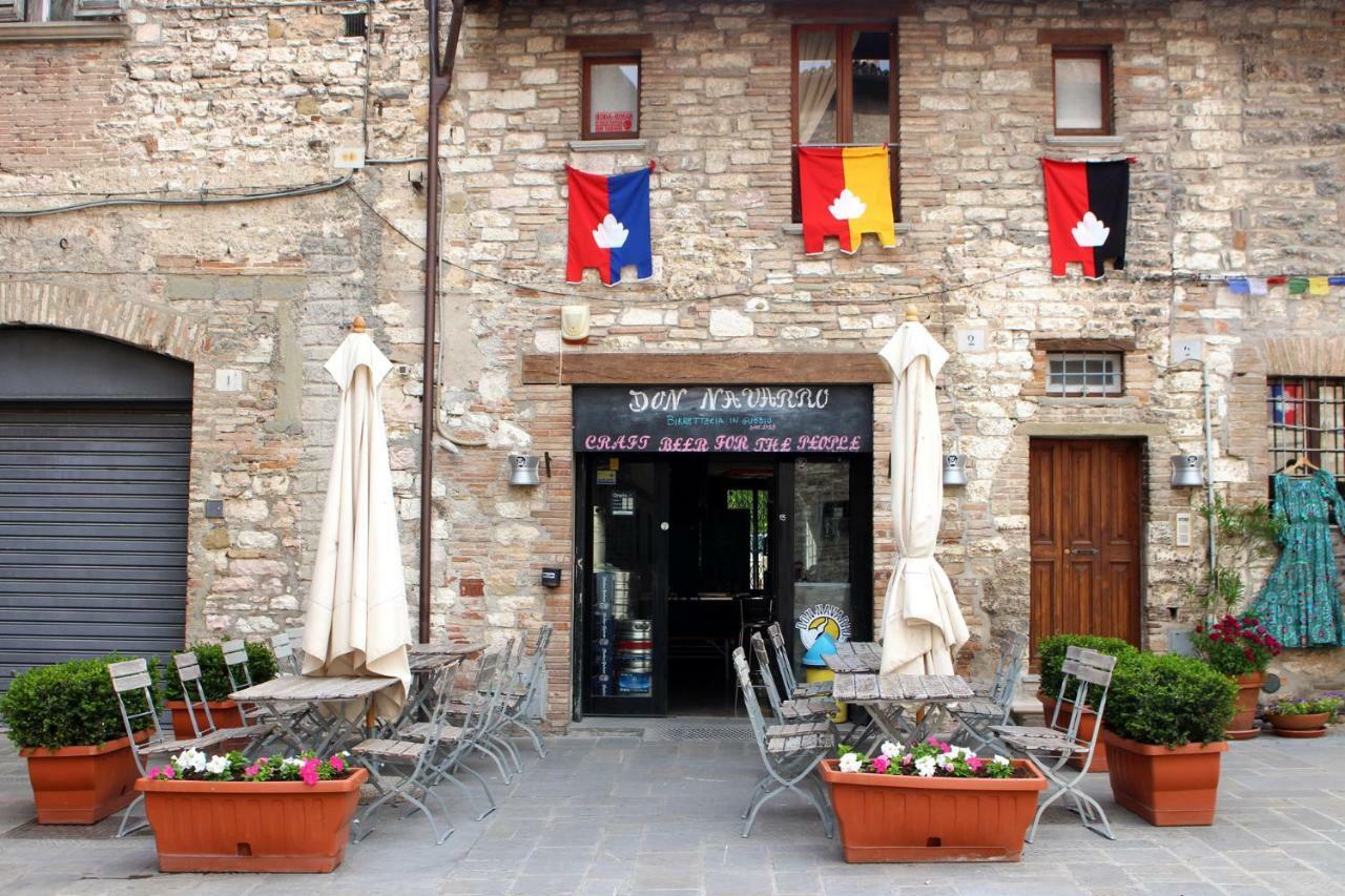 La Sosta Navarra Bed & Beer Γκούμπιο Εξωτερικό φωτογραφία